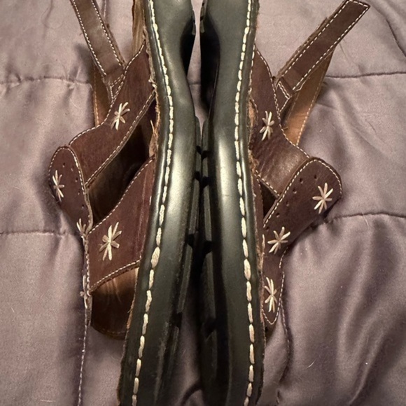 Natural Soul Leather Sandals with Velcro Strap Adjustment. Embroidered. Sz 8.5 - Picture 7 of 11